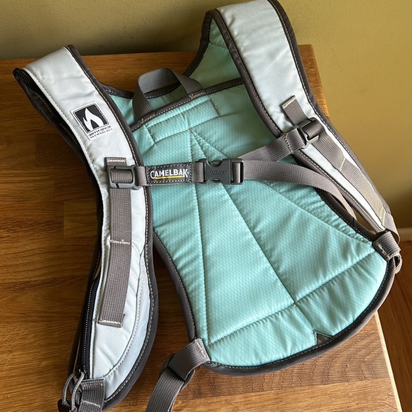 Camelbak The Angel Antifreeze Technology Water Backpack - Picture 3 of 10